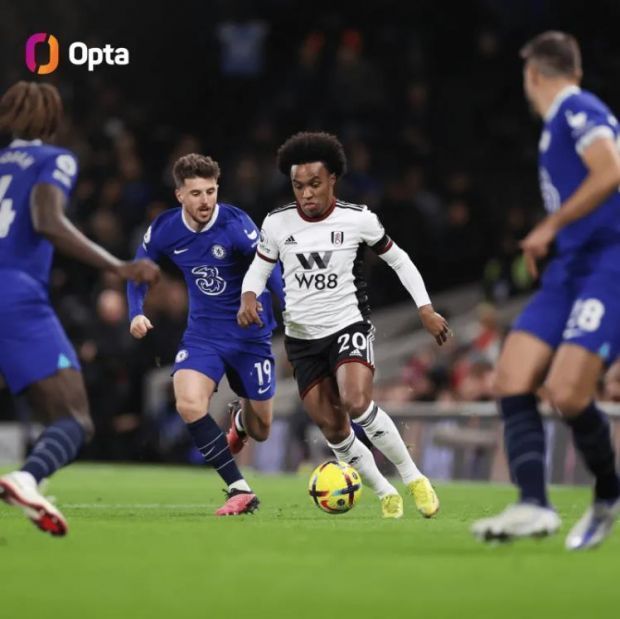 北青：国足本周将研究集训名单，朱辰杰是否戴面具出战很谨慎