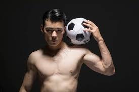 [中超]李新翔左路突破内切 禁区内打门折射入网